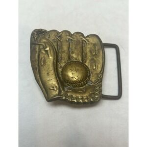 Vintage 1979 Baron Buckle Solid Brass Baseball Glove Belt Buckle 6033 Taiwan.
